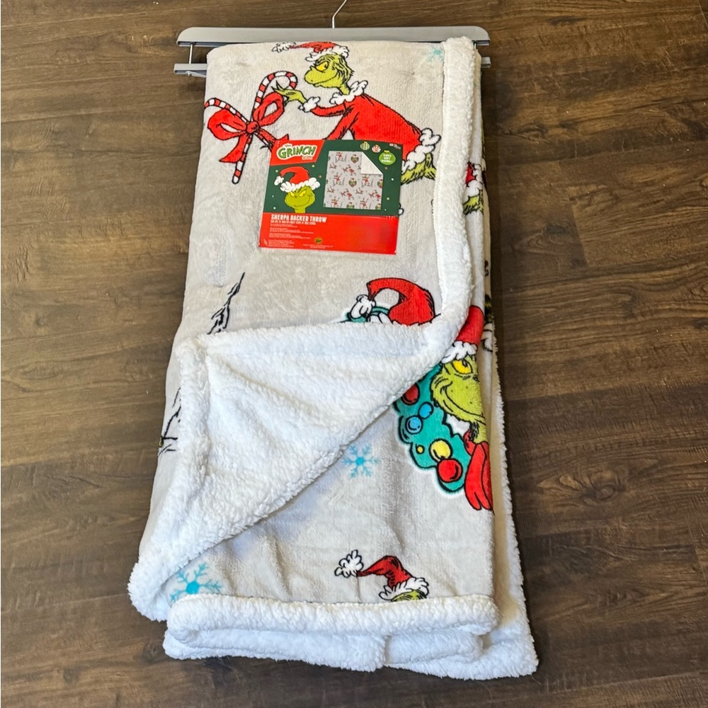 Grinch Holiday Throw Blanket - White and Red